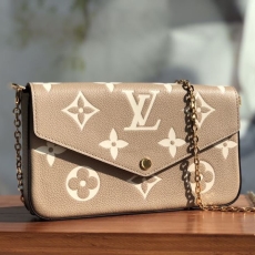 LV Purse